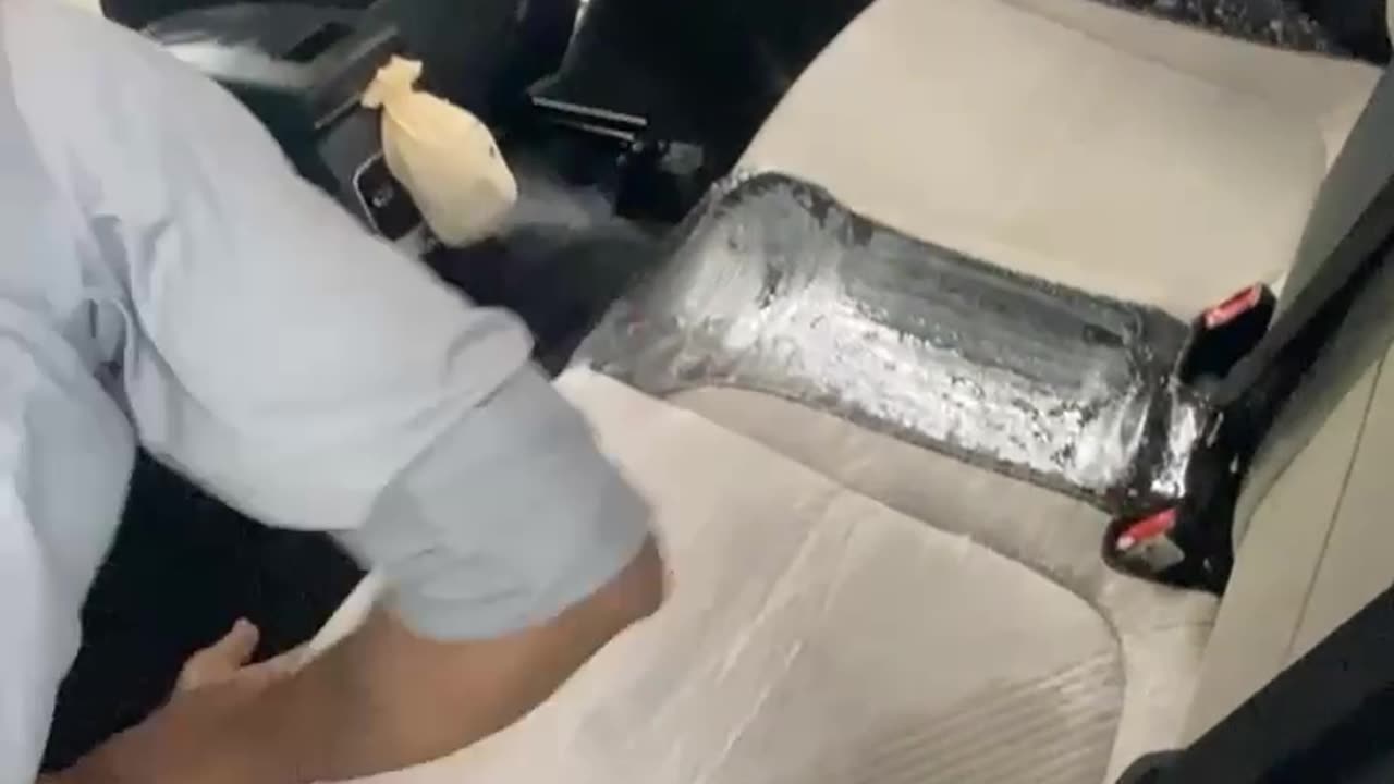 Detailing Machines in Noida offers Car Wash and Dry cleaning services