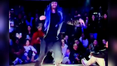 Les Twins [Laurent] U Know Sharing Battle #lestwins #freestyle #lestwinsfreestyle #dance