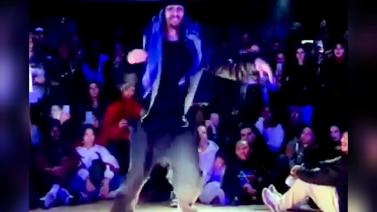 Les Twins [Laurent] U Know Sharing Battle #lestwins #freestyle #lestwinsfreestyle #dance