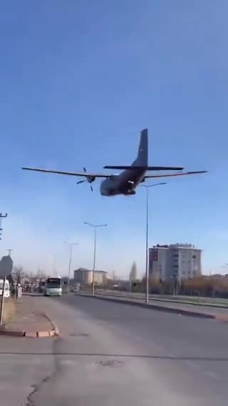 A military aircraft from Turkey has made an urgent landing in the city of Kayseri in Turkey.