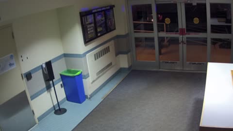 1662HQOB01WestDoor_2021-01-06_20h00min32s717ms.mp4