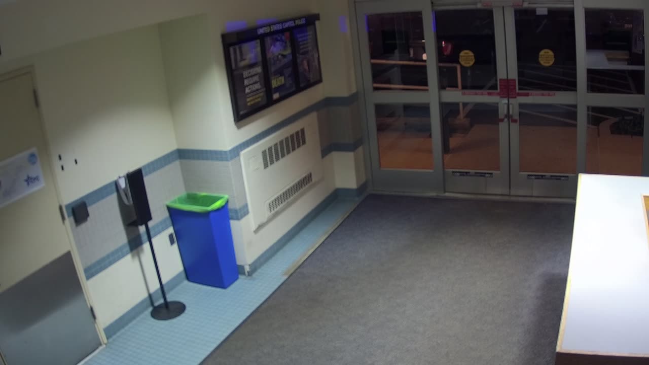 1662HQOB01WestDoor_2021-01-06_20h00min32s717ms.mp4