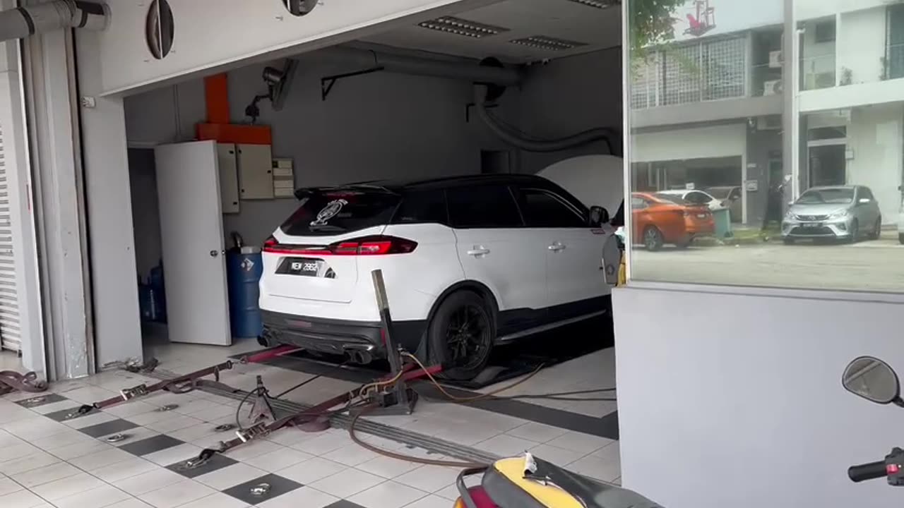 Proton X70
