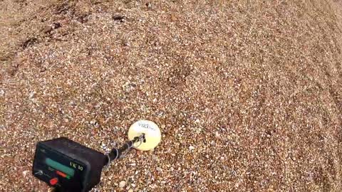 20 Year Old Viking VK30 Metal Detector At The Beach