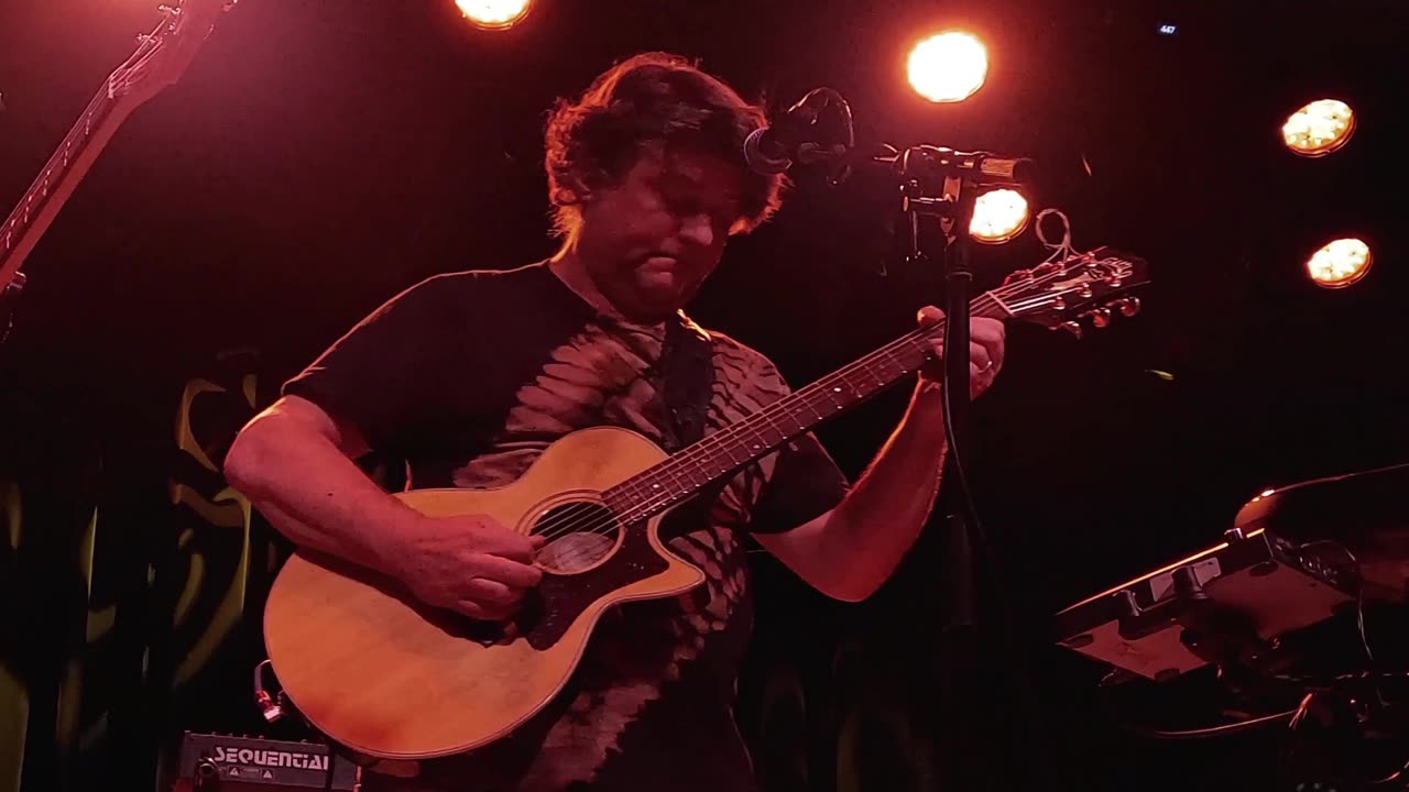 Keller Williams - LIVE @ Iron City (Hippies For The Win)