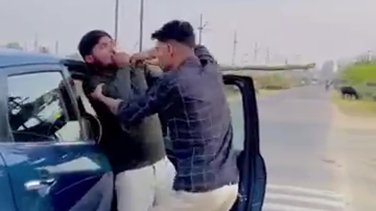 News Sari Heropanti nikal gayi 😂 / funny video #shorts #funny #comedyvideo #mainkhiladi