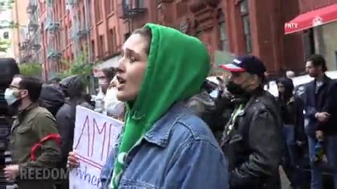 This prolife protester was filmed at BLM riot just a week ago.