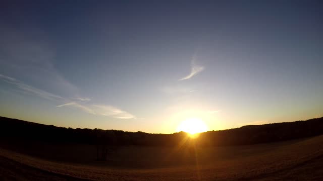 Sun Rise 10 15 22 44f/7c