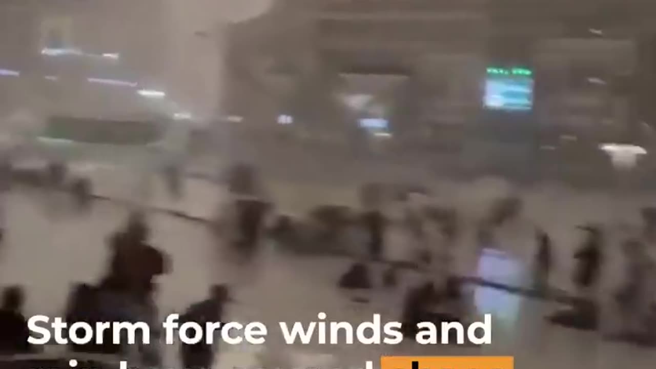 Lightning strikes Mecca clock tower as storm causes chaos