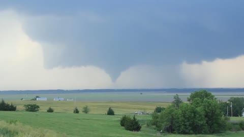 RAW Storm Chase footage - Abilene/Chapman Kansas Tornado May 25, 2016.