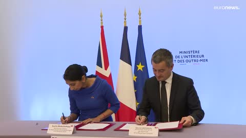 UK and France strike new deal to try to stop migrants crossing Channel