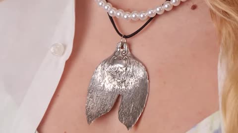 Beautiful DIY Mermaid Tail Necklaces