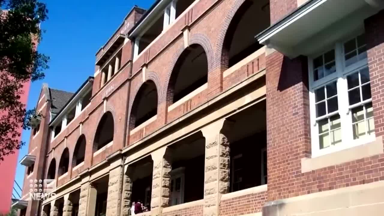 Stonemason crushed and killed after scaffolding collapses at Sydney high school | 9 News Australia