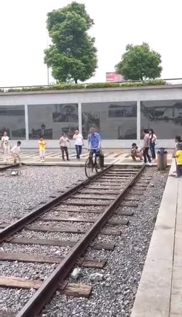 Old man with great cycling technique