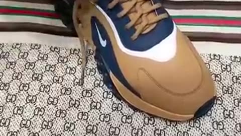 Best method to tie shoes lases