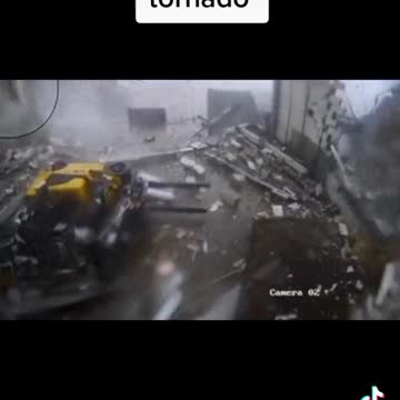 Devastating tornado destroys everything in its path