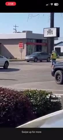 WTF - GUY SHOOTS GUY IN TRUCK , DOESNT END WELL - FAFO
