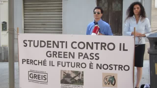 Manifestazione a Cagliari 18 settembre 2021 contro green pass