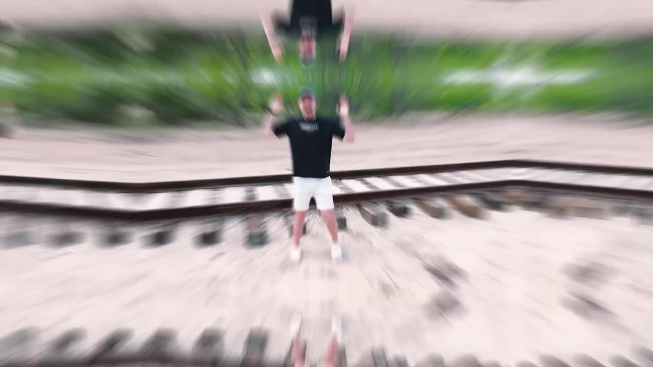 TRAIN VS GAINT PIT
