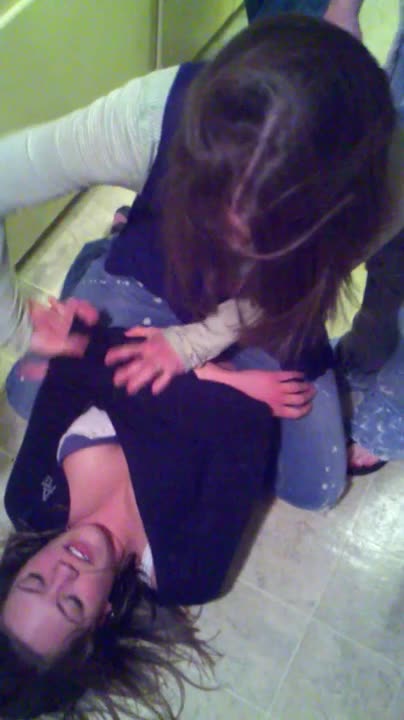 DRUNK GIRLS THONG WEDGIE FIGHT