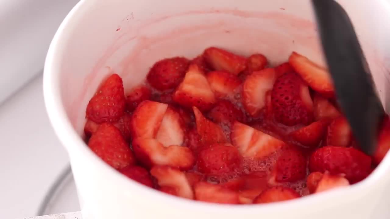 No-Bake Strawberry Cheesecake＊Eggless & Without oven｜HidaMari Cooking