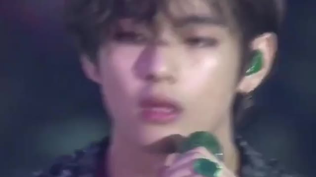 THIS MAN IS VERY VERY PRETTY