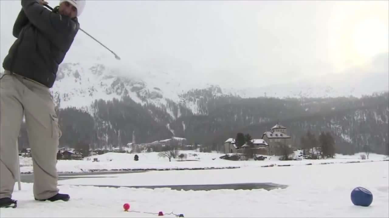 Ice-tee off in Swiss Snow Golf!