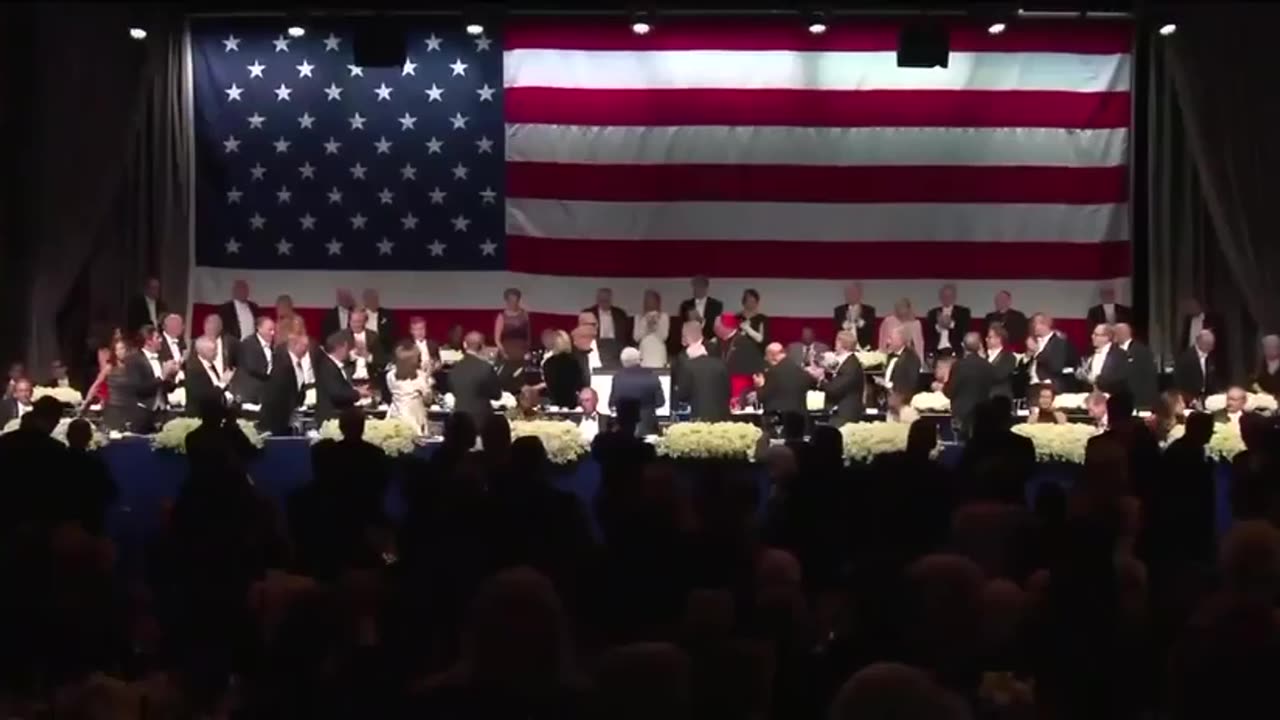 PRESIDENT TRUMPS ENTIRE ROAST SPEECH