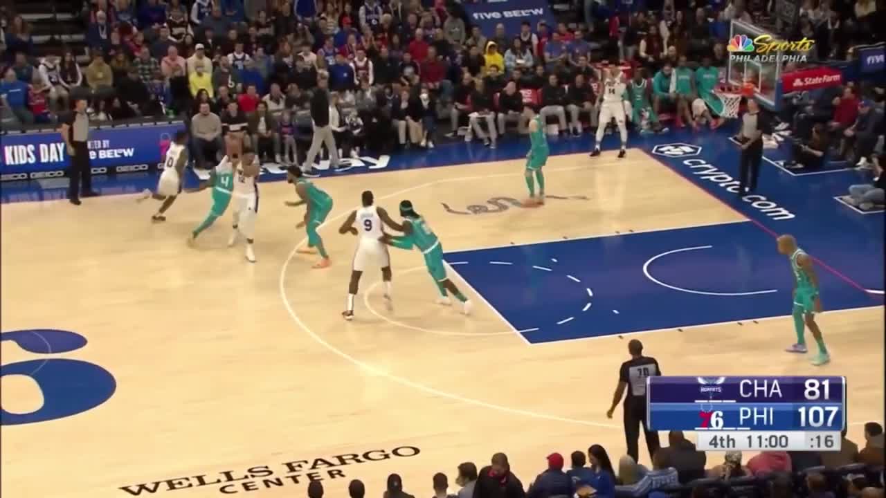 DeAndre Jordan Putting His Thumbs Up To Embiid After INSANE Reversed Ally-Oop !