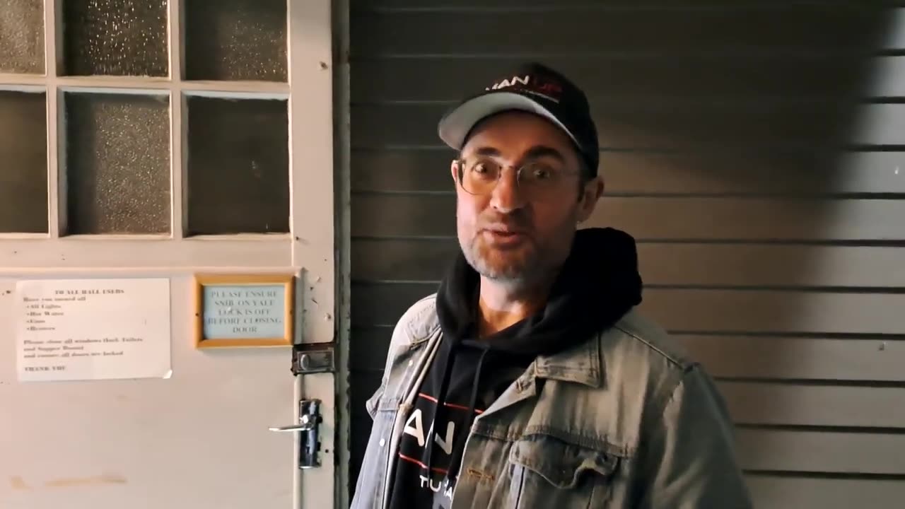 Julian Batchelor welcomes Maori from the 'Man Up' group