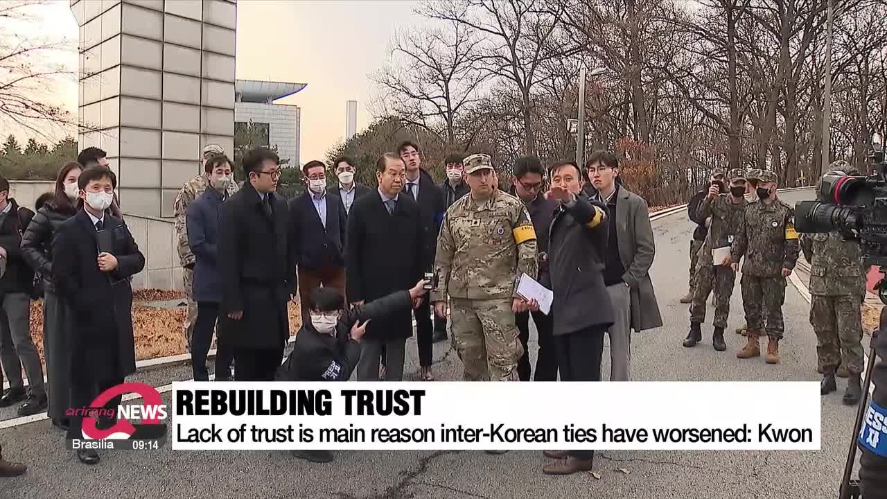 Kwon Young-se visits inter-Korean truce village of Panmunjom for first time as unification minister