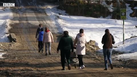 Ukrainian refugees shelter with monks in Romanian monastery - BBC News