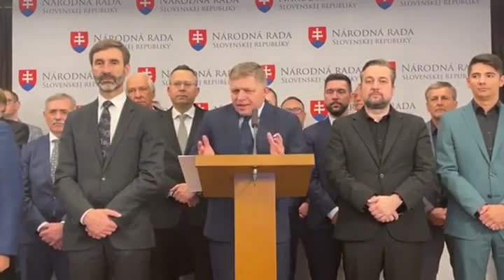 Robert Fico vyzval slovenskou vládu aby začla platit za plyn v rublech