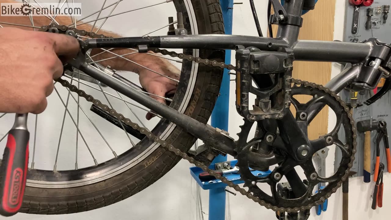 Removing damaged square taper cranks - improvising and fixing a bicycle