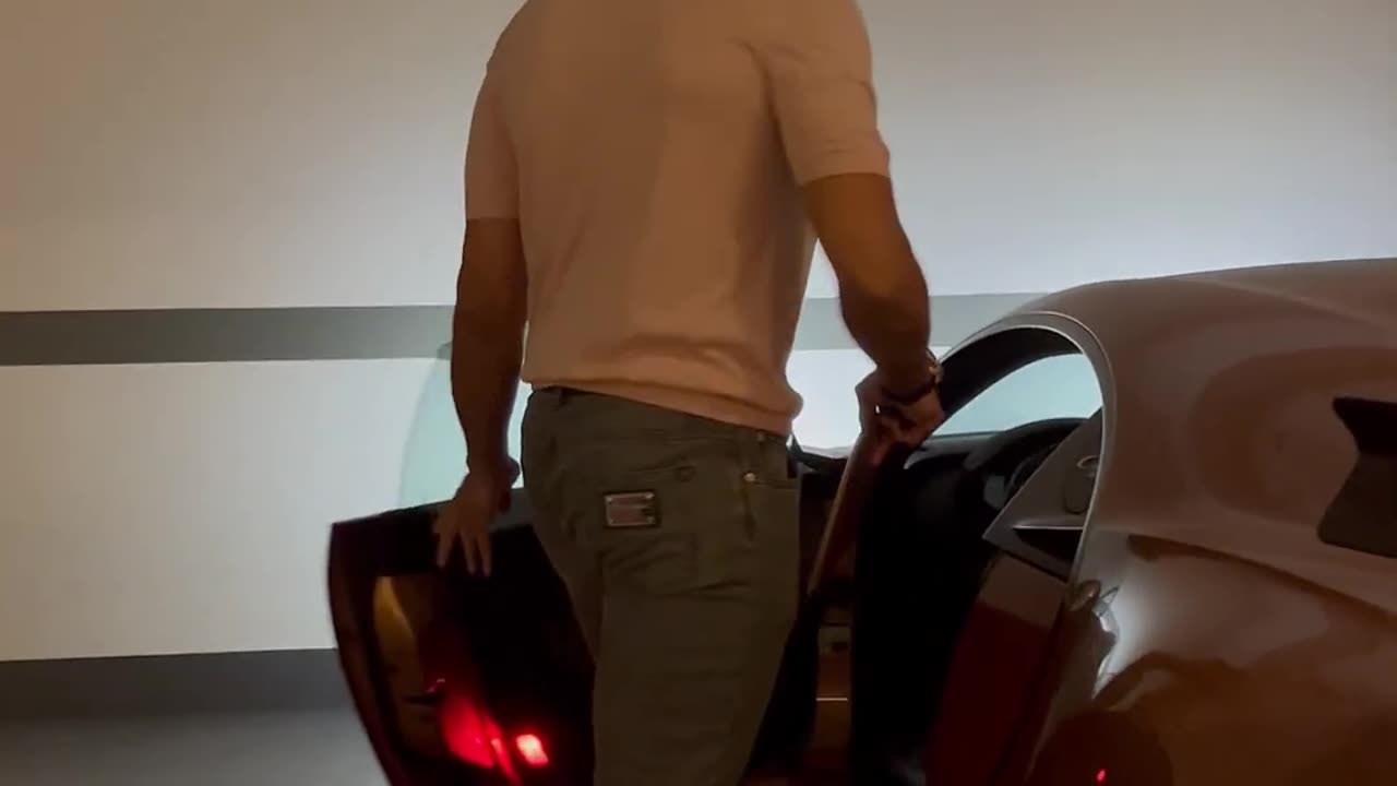 Tate drifts with His $800k Ferrariš±