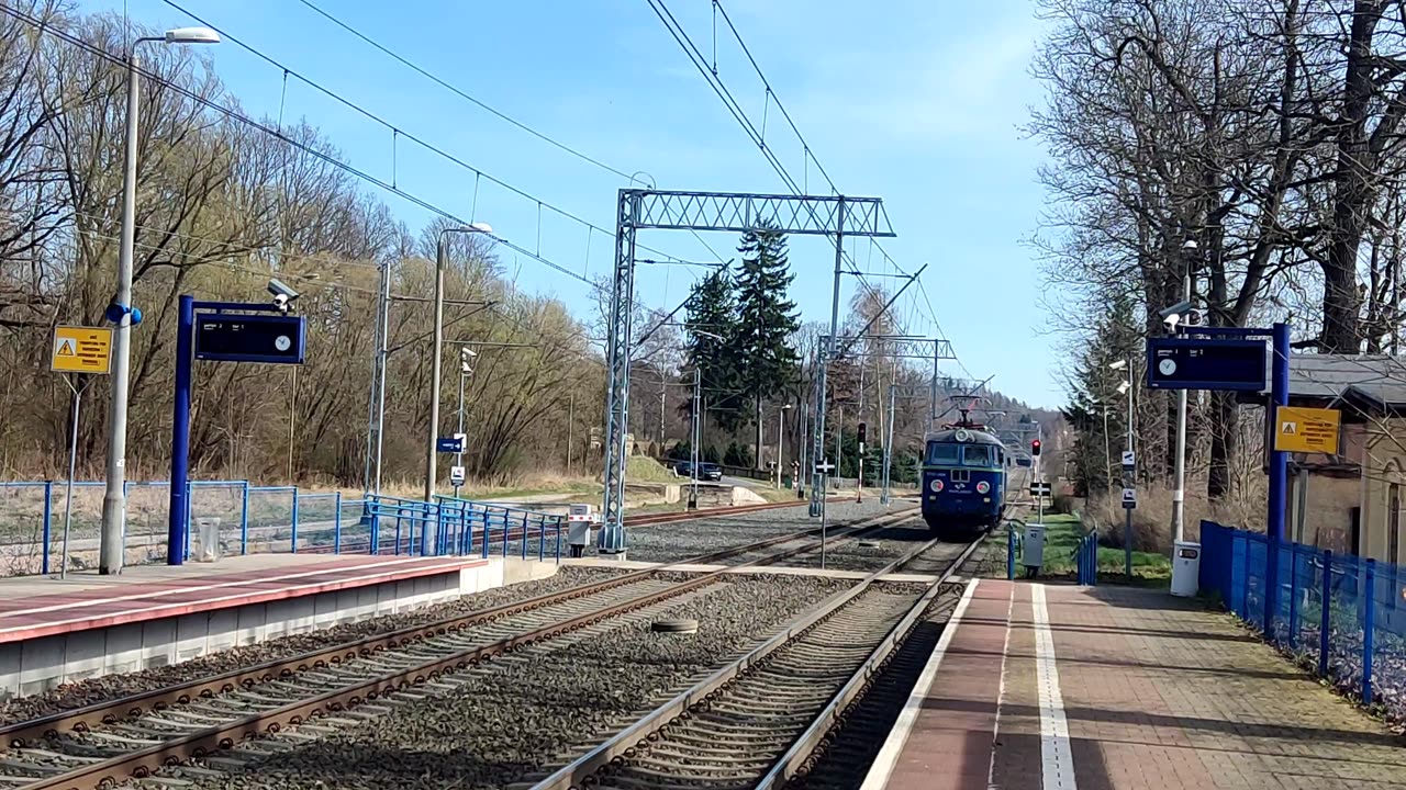 TLK, IC, PKP Cargo na stacji Wojanów