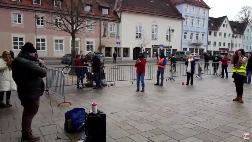 Frauen Bustour Demo in Kempten mit Eva Rosen, Antonia und Anna am 21.12.2020