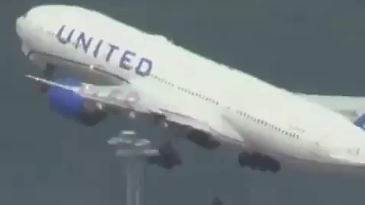 United Airlines Boeing 777 loses tire while taking off