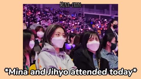 TWICE spotted on the Blackpink's concert and being supportive with them