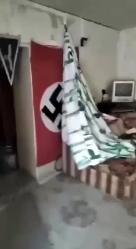 Russian troops inspected the house of a UkrainianNazi in the liberated territories.