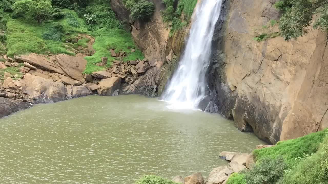 Dhunhida Waterfall