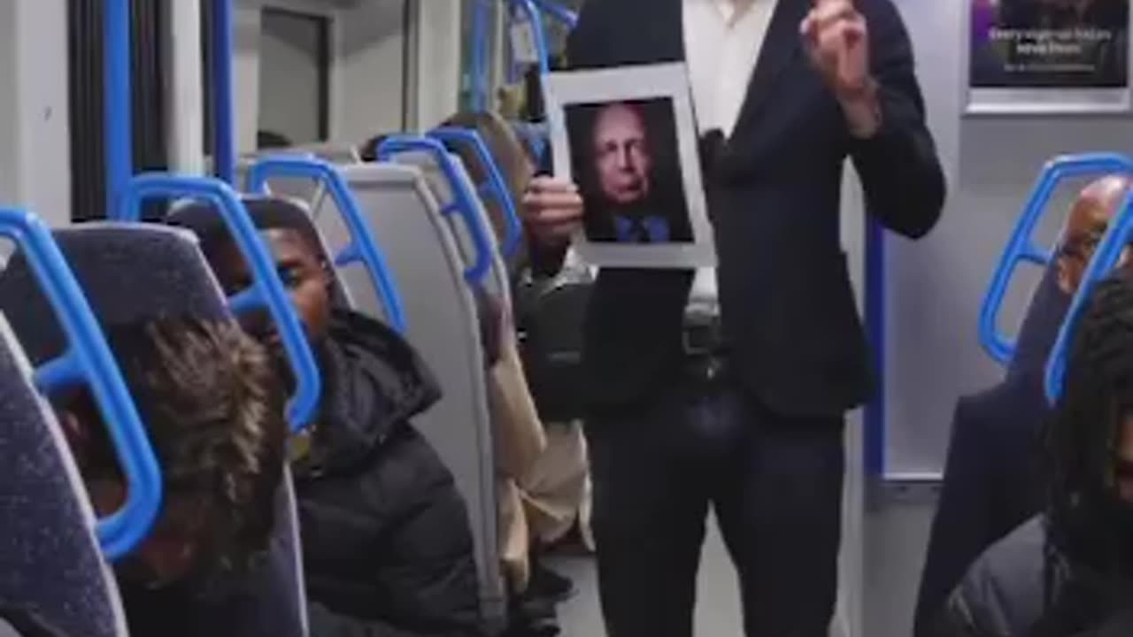 🇬🇧 “19 y/o freedom activist Montgomery Toms hit the rush hour trains