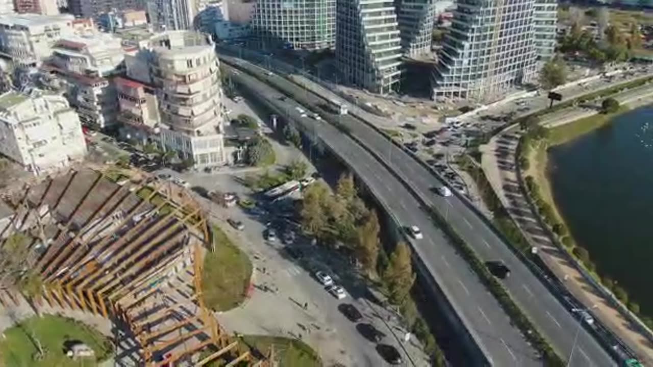 Belind Këlliçi takime te 'Liqeni i Thatë në Tiranë