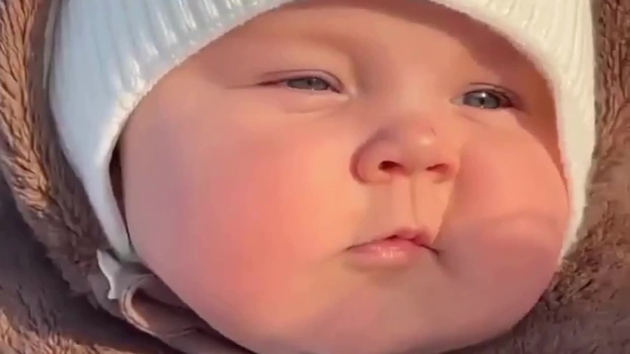 Cute baby moments 😂😂😂 #viral #shorts #reels #baby #cutebaby #funnybaby #trending #kids #Filmingbaby