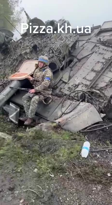 How to make an advertisement for pizza 🍕