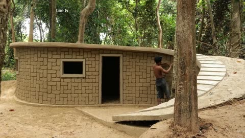 14 Days I Spend To Build A Holiday Home With Green Roof in Forest