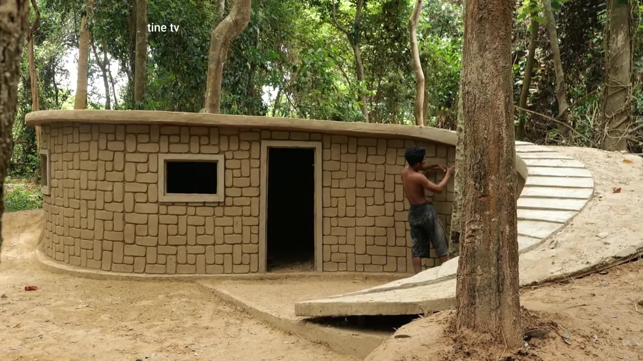 14 Days I Spend To Build A Holiday Home With Green Roof in Forest