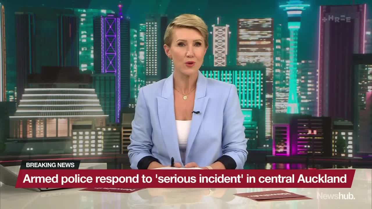 Police officer in serious condition after being struck by vehicle in Auckland | Newshub