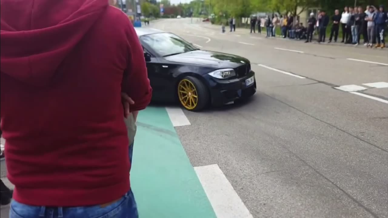 Cars leaving car meet 🎶