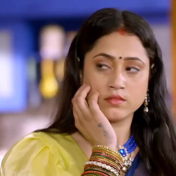 Girls hide their sexual body